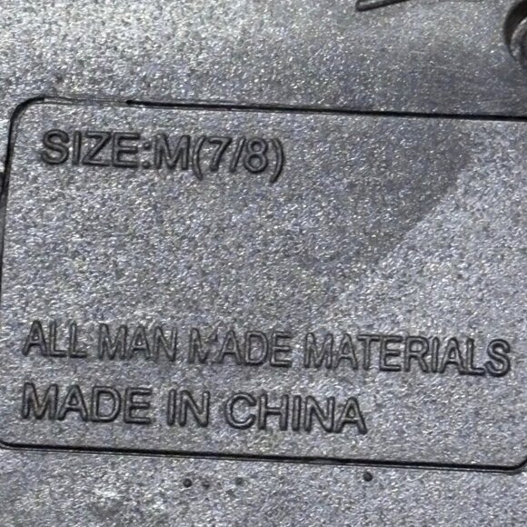 Joe Boxer Silver Flip Flops with Bow and Rhinestone Detail Size 7/8 - Picture 7 of 8